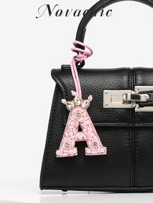 1 件手工串珠包饰物，独特字母设计，特别礼物，适合日常包包搭配（仅饰物，不含包） - 粉色 - 查看 19