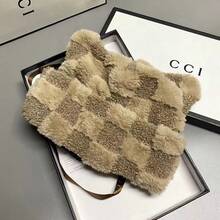 Gorro de invierno de felpa con orejas de gato estilo Y2K - Orejeras cálidas y a prueba de viento, ajuste elástico, patrón a cuadros blanco y negro, gorra de clima frío linda y de moda, accesorio de invierno, diadema divertida, gorro cálido y acogedor, imprescindible para entusiastas de la moda en invierno