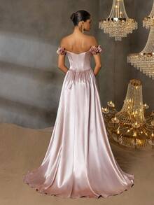 Faeriesty 这款优雅的女士露肩晚礼服采用花卉装饰的肩带、高开衩设计和修身的鱼尾裙摆，适合出席黑领结晚宴、红毯活动、婚礼、歌剧之夜和正式慈善舞会。 - 香檳色 - 查看 2