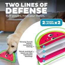 Juguete de perro resistente y chillón Outward Hound Tough Skinz con dos capas resistentes, sandía, rojo, mediano