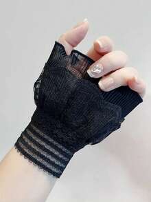 1 Pair Women's Lace Trim Detachable Cuffs, Lightweight Sweatshirt/Sweatshirt Sleeve Extender, Cute Lolita Style Accessory, Suitable For Cosplay, Manicure, Photography Props - One Size - View 4