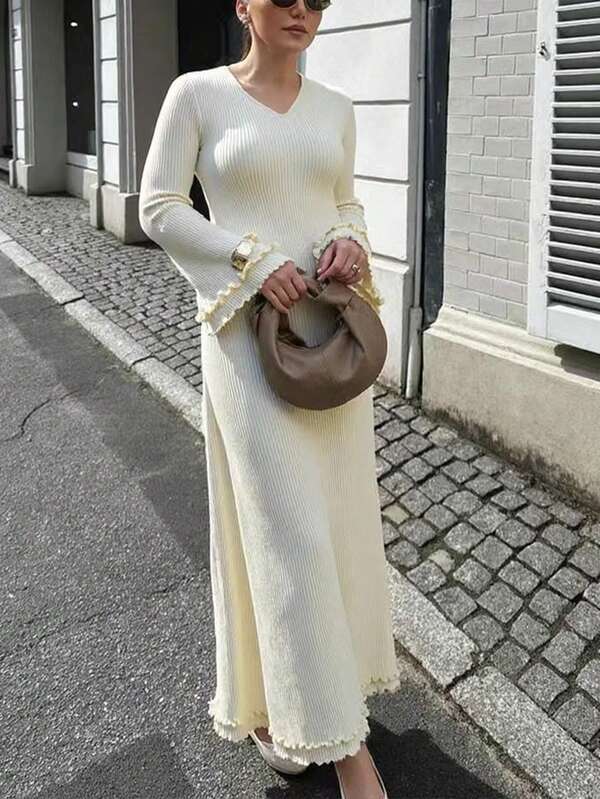 فستان طويل مافوق الركبة مصنوع من الأكريليك بياقة على شكل حرف V وأكمام جرس، فستان أنيق ذو تصميم ضيق مع تفاصيل من الدانتيل