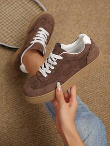 Damskie, jednokolorowe, codzienne, sportowe buty outdoorowe, lekkie, miękkie, zamszowe, sznurowane, płaskie buty, modne, codzienne, retro trampki, wiosna/lato (rozmiar zaniżony) - Brązowy - Zobacz 1