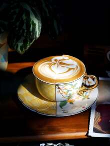 1 set de tasses et soucoupes en céramique avec motif grue et osmanthe, ensemble de tasses à lait/café asymétriques avec bordure dorée de luxe, convient pour la maison, le restaurant, le café, la pâtisserie, les cadeaux, les fêtes