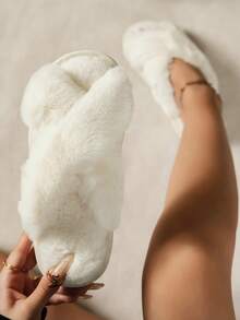 Warm Women Fashionable Cross Belt Plush Fluffy Slippers Home Soft Bottom Comfortable Room Floor Quiet Bedroom Footwear - Màu be - Xem 4