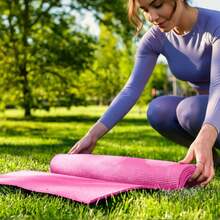 MUUK FITNESS Alfombrilla de Yoga 170 x 70 cm – Grosor 4 mm, Tapete para Yoga, Pilates, Fitness y Ejercicio, Antideslizante, Plegable y Fácil de Transportar, PVC Resistente y a Prueba de Agua, Ideal para Casa, Gimnasio, Parque o Viajes, Diseño Cómodo que Protege Articulaciones, Superficie Estable y Duradera para Relajación, Meditación y Estiramientos, Apta para Principiantes y Expertos. - Rosa - Ver 6