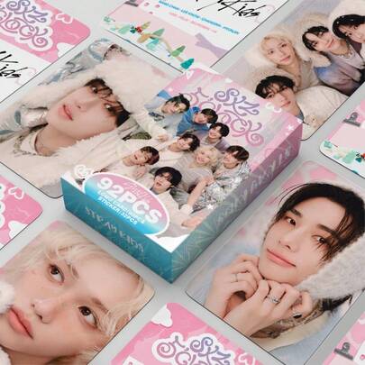 Set de 92 piezas/Tarjetas LOMO de K-Pop, Colección de álbumes en solitario, Tarjetas de fansite de grupos de chicos populares, Tarjetas coleccionables de K-Pop, Nuevas tarjetas de colección, Colección de exhibición de tarjetas, Mercancía de música pop, Set de tarjetas en caja (60 piezas de tarjetas LOMO + 32 piezas de pegatinas)
