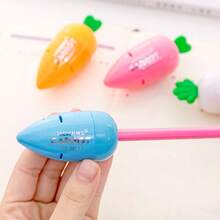 1pc/4pcs Carrot Shaped Single Hole Pencil Sharpener, Cute Carrot Design Manual Pencil Sharpener, Random Color And Style, Cartoon Style Handheld Pencil Sharpener, Suitable For School And Office Use, For Pencils And Cosmetic Pencils, Compact Pencil Sharpener For Students, Desktop Decor Portable Pencil Trimmer, Children's Learning Supplies Prize, Favorite Reward Gift For Boys, Girls, School Supplies