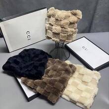 Gorro de invierno de felpa con orejas de gato estilo Y2K - Orejeras cálidas y a prueba de viento, ajuste elástico, patrón a cuadros blanco y negro, gorra de clima frío linda y de moda, accesorio de invierno, diadema divertida, gorro cálido y acogedor, imprescindible para entusiastas de la moda en invierno