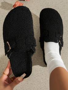 女士时尚新款毛绒一脚蹬拖鞋，单扣，舒适适合室内外度假休闲穿着，百搭平底凉鞋 - 黑色 - 查看 5