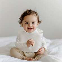 10条装纯白色婴儿围兜，采用超柔软面料，配有可调节按扣。您可以自行DIY、绘画或刺绣，为您的宝宝打造美丽独特的围兜。 - 白色 - 查看 6