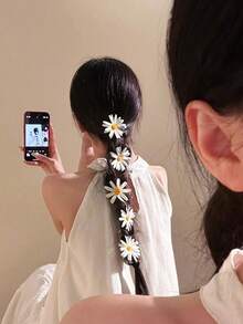 4pcs Daisy Flower Hair Clips, Goddess-Like Fashion Hair Accessories For Party And Photo Shoot - White - View 2
