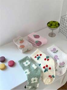 5 Paar Damen Kirsch Frucht Plüsch Socken, Winter warme Hausschuhe, bequeme Haussocken zum Schlafen