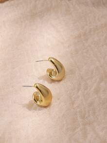 Set elegant de 12 cercei rotunzi în formă de C - Modele plisate și lucioase, perfecte pentru ținute casual și petreceri