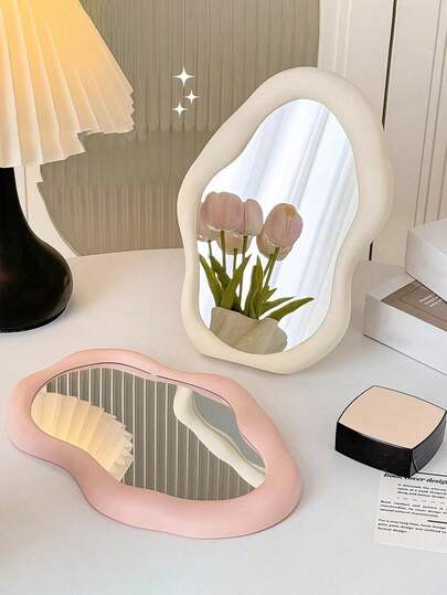 1 Stück asymmetrischer wolkenförmiger Kosmetikspiegel, cremefarbener freistehender/hängender Schminkspiegel