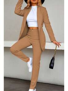 Elegante conjunto de traje azul de manga larga para mujer con cuello chal pantalones largos y detalles de botones - Camel - Ver 1