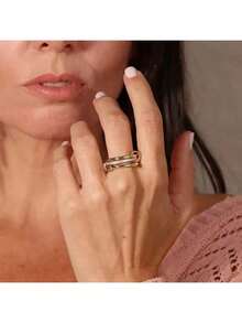 1 pieza Anillo sencillo de acero inoxidable con círculos entrelazados decorados con circonita, chapado en oro de 18K, adecuado para uso diario de mujeres y hombres, y como regalo
