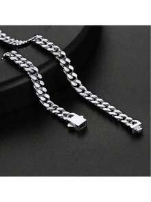 This Men's Cuban Chain Necklace Is Made Of Stainless Steel, Featuring A Secure Clasp Design And A Brilliant Silver Luster. The Chain Width Is Available In 7mm And 9mm Options, With Lengths Ranging From 18 Inches, 20 Inches, 22 Inches, 24 Inches To 28 Inches, Catering To Various Style Preferences.