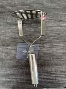 1 件不锈钢土豆捣碎器 - 手动手持式厨房粉碎工具，适用于蔬菜、水果、不带电炊具，耐用多功能粉碎机，适用于家庭和学校用品，手动多功能厨房榨汁机，适用于土豆泥、红薯等 - 理想的圣诞礼物土豆榨汁机和土豆泥（颜色款式随机）