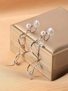 1 Pair Fashion Faux Pearl Long Tassel Clip-On Earrings, Elegant Personalized Mosquito Coil Clip Earrings Without Piercing, Suitable For Women Daily Wear And Holiday Gifts