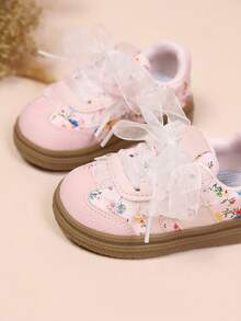 1 Pair Girls' Floral Pattern Lace Decorated Fabric Comfortable Low-Top Sneakers With Ribbon Flat Style, Sweet And Cute Children's Casual Shoes Suitable For Daily Play And Shopping