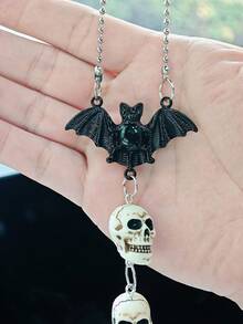 Gothic Halloween Car Interior Decor Bat & Skull Chain Hanging Ornament For Rearview Mirror & Halloween Party Decor - one-size - View 5