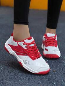 أحذية بادنتون نسائية احترافية ذات أصابع مستديرة مربوطة بالأربطة، خفيفة الوزن ومريحة، قابلة للتنفس، مانعة للانزلاق، متينة، مناسبة للأزواج والتدريب