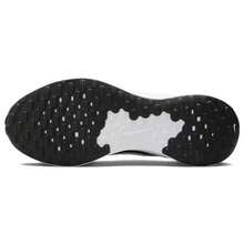 Nike 新款轻质软底训练健身男子公路跑鞋，REVOLUTION 7 网眼透气户外运动鞋，舒适软底休闲日常轻便跑鞋，百搭必备 FB2207-001 男士 - 黑與白 - 查看 3