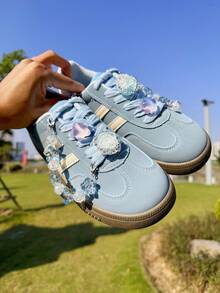 1/2/6 peças Acessórios Fofos para Sapatos Azuis (Strass Rosa, Estrela Tie Dye, Corrente) - Decorações DIY Removíveis e Fáceis de Instalar para Personalizar Sapatos de Lona, Tênis, Sapatos de Plataforma, Qualquer Sapato com Cadarço - Presentes Perfeitos para Feriados, Festas e Ocasiões Especiais