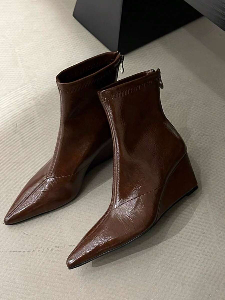 高端梅拉德棕色尖头坡跟踝靴，女款，后拉链细靴，秋冬