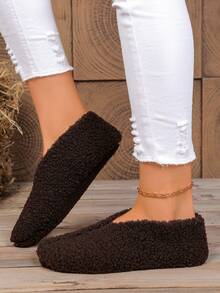 Chinelos internos de aquecimento de chão de tecido macio e neutro de cor sólida, adequados para primavera, verão, outono, sapatos fofos