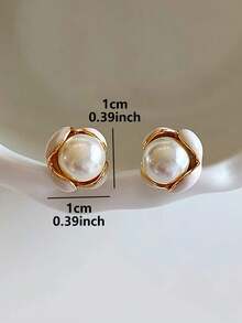1 par de elegantes pendientes de botón con diseño único de flores esmaltadas en blanco y perlas falsas, adecuados para el uso diario y la moda