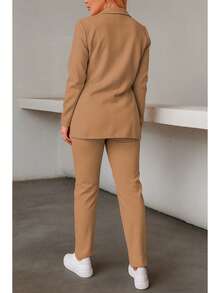 Elegante conjunto de traje azul de manga larga para mujer con cuello chal pantalones largos y detalles de botones - Camel - Ver 3