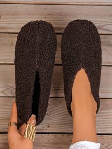 Chinelos internos de aquecimento de chão de tecido macio e neutro de cor sólida, adequados para primavera, verão, outono, sapatos fofos