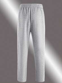 بنطلون رياضي رجالي ذو ساق مستقيمة. هذا البنطلون الرياضي الرمادي الكلاسيكي للرجال يتميز بخطوط جانبية متناوبة سميكة وخفيفة، مما يجمع بين التنوع والأناقة. أفضل اختيارات الهدايا للأزواج/الأصدقاء الذكور هذا الخريف والشتاء.