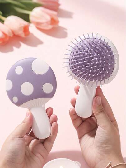 1 pieza Pequeño cepillo de pelo en forma de seta mini para mujeres, hombres y niños - Cepillo de viaje de tamaño que cabe en el bolso, bolsillo, mochila - Cepillo desenredante mini para todo tipo de cabello, cepillo, peine, herramientas para el cabello, productos y accesorios para el cabello de peluquería, artículos de belleza esenciales de viaje, vuelta al cole, vacaciones, artículos esenciales de viaje, accesorios para el cabello de mujer, cepillo, cepillo de pelo, cepillo lateral, cepillar el cabello, peine, cepillo desenredante, cepillo de bola, mini cepillo de pelo, artículos esenciales de viaje, artículo esencial de viaje, peinado, peluquería, cepillo de pelo, cepillo para el cabello liso, cepillo de estilo, cepillo para cabello rizado, cepillo de bordes, peine, cepillar el cabello, juego de cepillos de pelo, peinar el cabello, peine para rizos, cepillo desenredante, cepillo de pelo para mujer, cabello, viaje, productos para el cabello, herramientas para el cabello, cosas para el