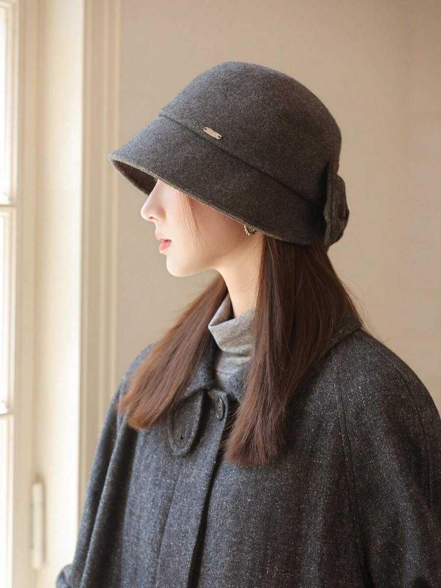 1顶女士秋冬新款金属装饰加厚渔夫帽，保暖防风，优雅个性，透气时尚，百搭英伦风，可水洗，送礼佳品，适合秋冬日常穿着、散步、购物 - MM2081 - 查看 1