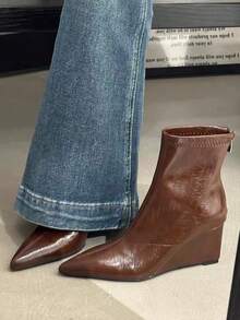 高端梅拉德棕色尖头坡跟踝靴，女款，后拉链细靴，秋冬
