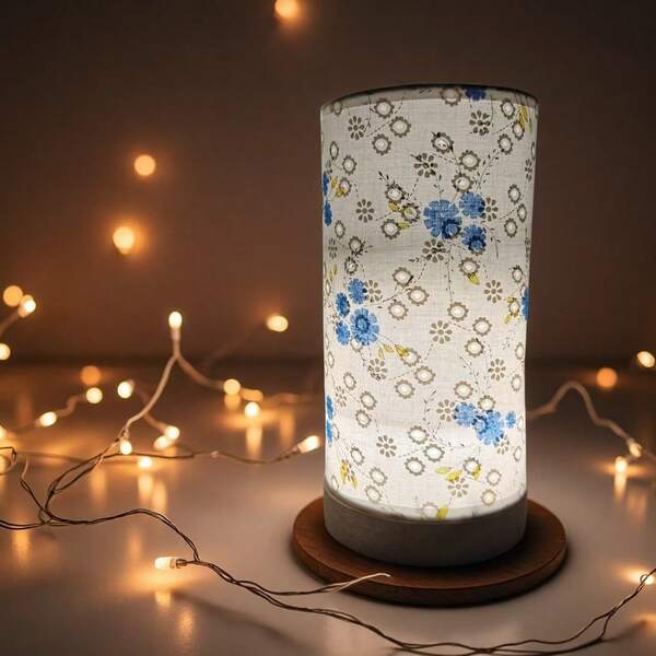 1 Peça Cúpula de Tecido com Padrão de Margarida Azul Alimentada por USB com Base de Madeira, 3 Cores de Luz Ajustáveis, Controle por Botão, Adequada para Quarto, Sala de Estar, Dormitório, Banheiro para Criar Atmosfera Aconchegante, Ótimo para Feriados, Volta às Aulas, Presentes de Aniversário