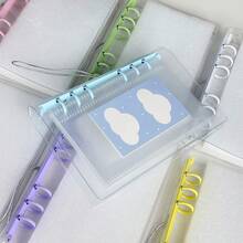 A6尺寸透明便携式活页夹，双按扣设计，美观大方。可用作卡片活页夹、透明贴纸簿、照片收纳袋或相册。也适用于存放计划簿、笔记本、贴纸簿和办公用品。 - 彩色 - 查看 4