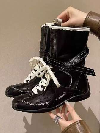 Söta och bekväma sportkängor med snörning och mångsidiga sportiga ankelboots för kvinnor, mattsvarta