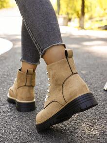 Botas de Couro Vintage Estilo Britânico com Chifre de Cervo Falso para Mulheres, Cano Médio, Botas de Trabalho de Cano Alto