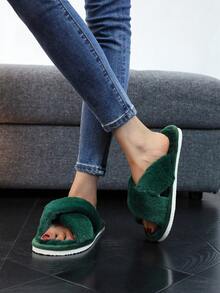 Pantoufles d'intérieur moelleuses pour femmes pour l'automne/l'hiver, pantoufles moelleuses à brides croisées, pantoufles d'intérieur silencieuses pour le port en extérieur - Vert - Voir 5