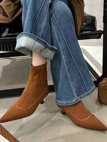 Giày bốt cao gót thon gọn mũi nhọn thiết kế Hàn Quốc dành cho nữ, giày bốt cổ ngắn nhung thời trang thu đông 2025, giày bốt gót mèo - màu nâu - Xem 4