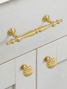 قطعة واحدة مقبض سحب درج فاخر بلون ذهبي بسيط، مناسب للأدراج والخزائن والخزانات والأثاث الخشبي الصلب، مصنوع من مادة نحاس عالية الجودة، يأتي مع البراغي