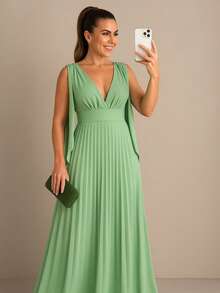 Long Pleated Dress V-Neckline Bridesmaid Dress For Wedding Graduation And Parties - Mint Green - View 1