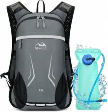 NEWHEY Mochila de Hidratación Mochila de Hidratación con Depósito de Agua de 2L Mochila de Agua para Hombres Mujeres Bolsa de Hidratación para Senderismo Ciclismo Running Escalada Camping - Gris - Ver 2