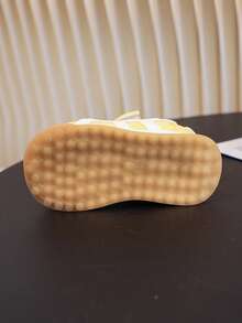 1双婴儿平底鞋，采用钩环设计，易于穿着，适合秋冬季 - 黑色和黃色 - 查看 7