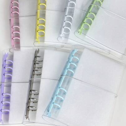 A6尺寸透明便携式活页夹，双按扣设计，美观大方。可用作卡片活页夹、透明贴纸簿、照片收纳袋或相册。也适用于存放计划簿、笔记本、贴纸簿和办公用品。