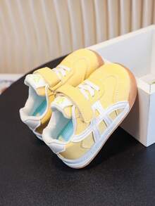 1双婴儿平底鞋，采用钩环设计，易于穿着，适合秋冬季 - 黑色和黃色 - 查看 9